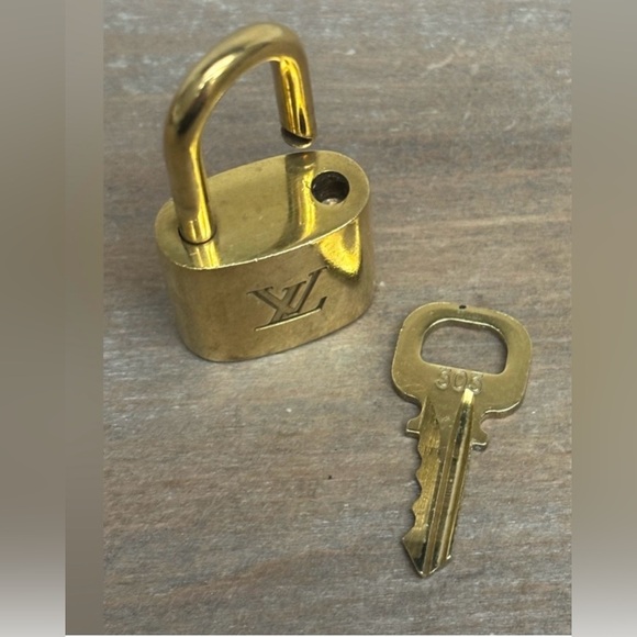 Authentic Louis Vuitton Lock Key Burnt Orange Cat Tassel, Bag Charm,Key Chain - Picture 9 of 9